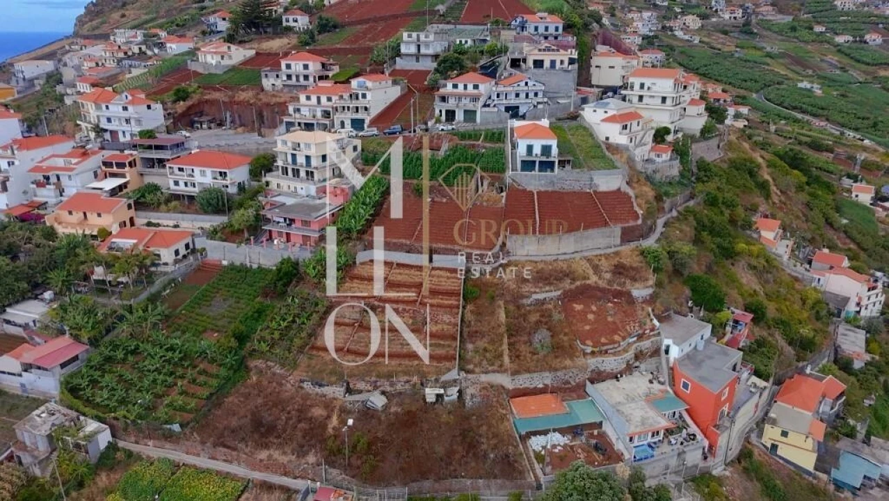 Terreno para Venda em Camara de Lobos Foto 2