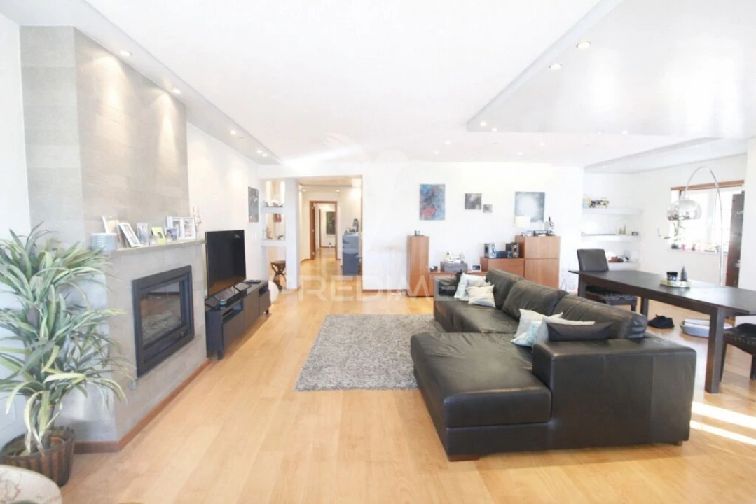Apartamento T4 para Venda em Alcochete Foto 4