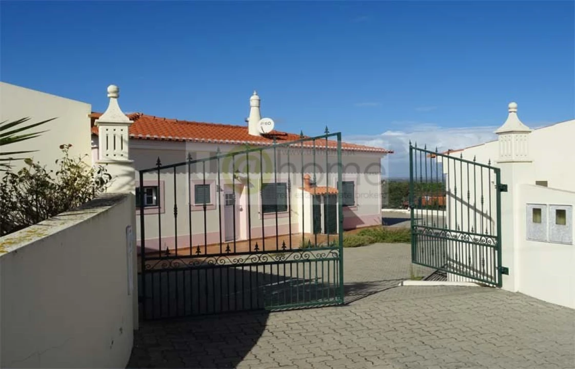 Moradia T6 para Venda em Ourique Foto 3