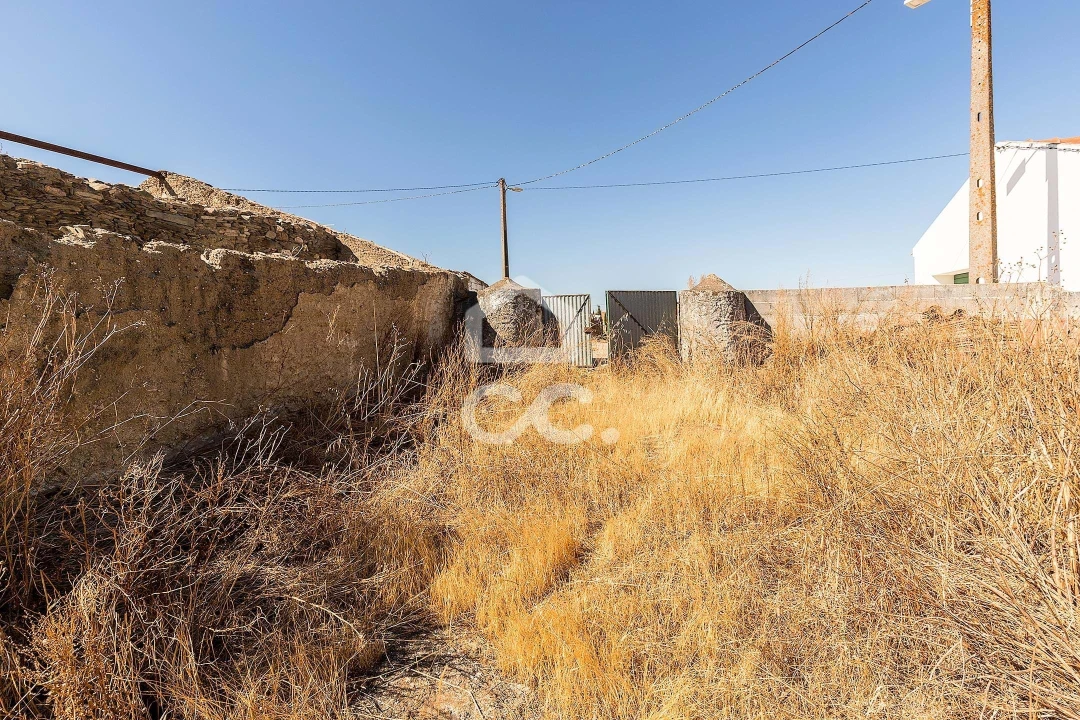 Moradia T2 para Venda em Alcaria Ruiva Foto 9