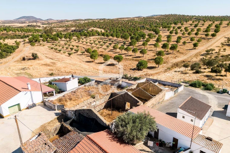 Moradia T2 para Venda em Alcaria Ruiva Foto 31