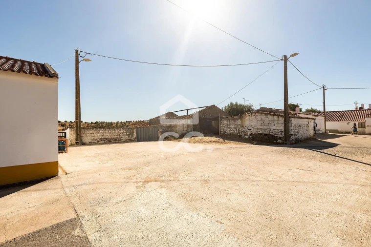 Moradia T2 para Venda em Alcaria Ruiva Foto 7