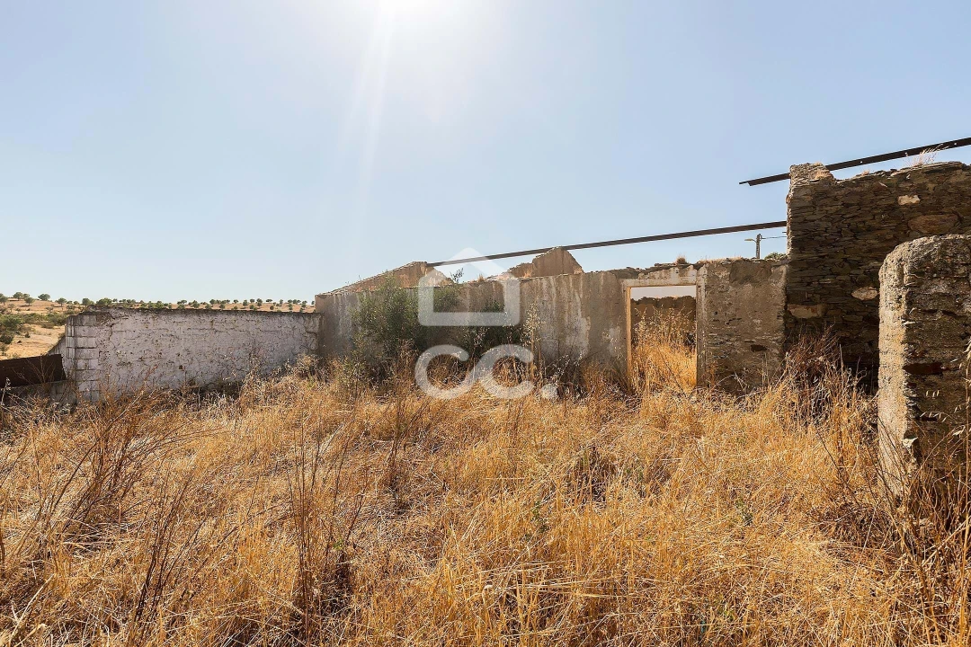 Moradia T2 para Venda em Alcaria Ruiva Foto 11