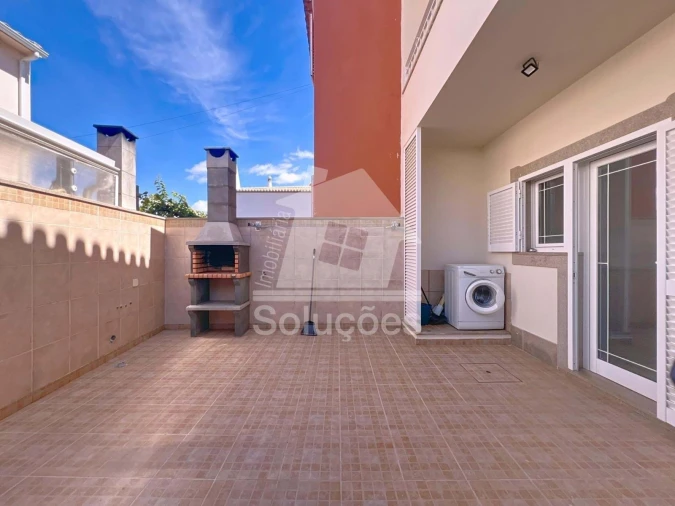 Moradia T3 para Arrendamento em Portimão Foto 8