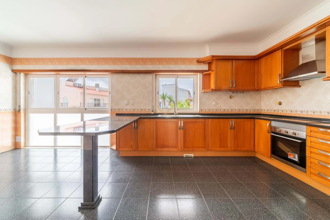 Moradia T4 para Venda em Sesimbra (Castelo) Foto 6