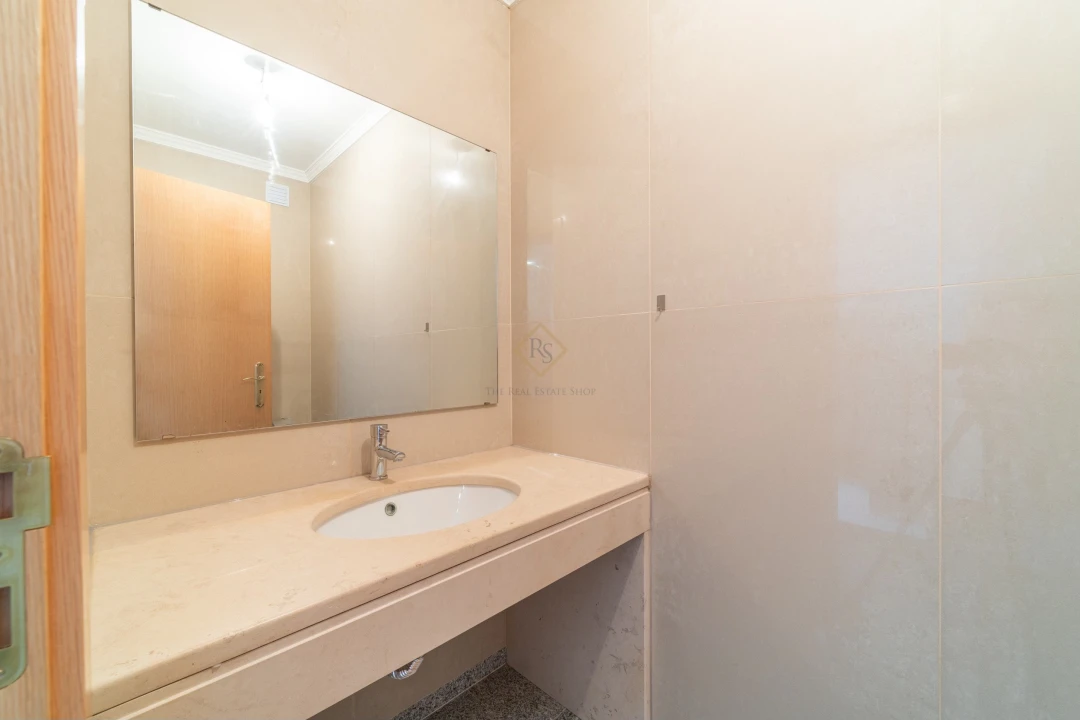 Moradia T4 para Venda em Sesimbra (Castelo) Foto 10