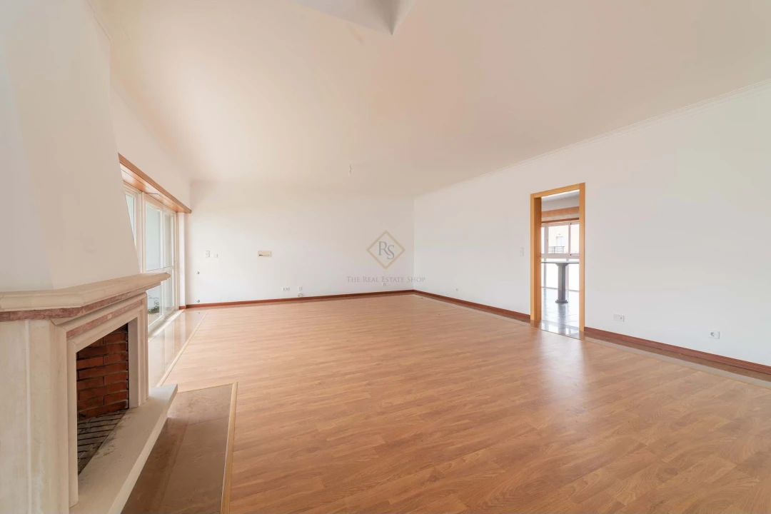 Moradia T4 para Venda em Sesimbra (Castelo) Foto 4