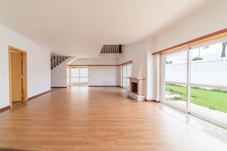 Moradia T4 para Venda em Sesimbra (Castelo) Foto 2