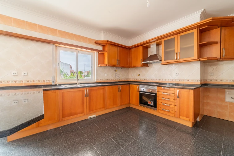 Moradia T4 para Venda em Sesimbra (Castelo) Foto 9