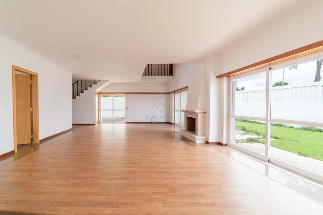 Moradia T4 para Venda em Sesimbra (Castelo) Foto 2