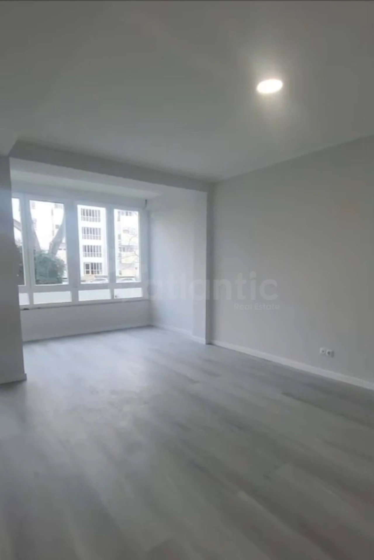 Apartamento T2 para Venda em Porto Salvo Foto 3