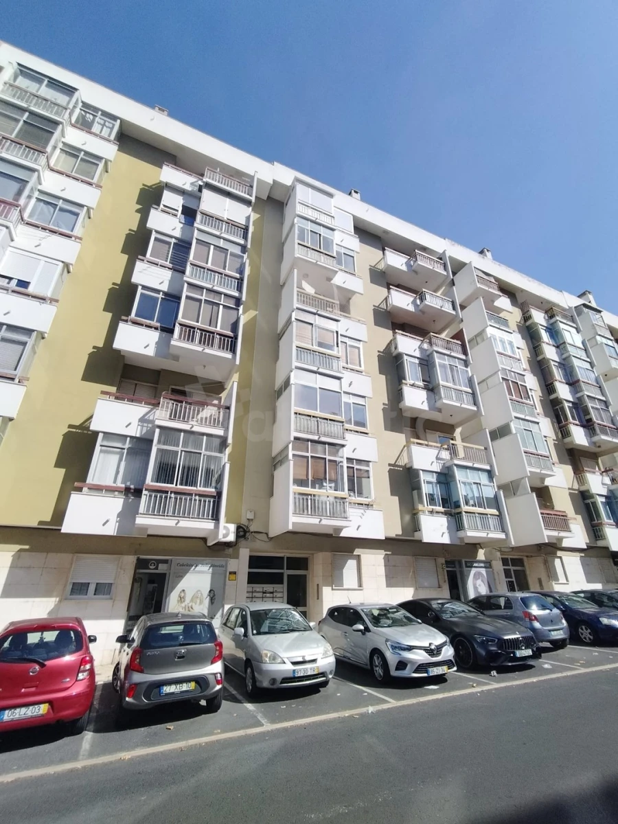 Apartamento T2 para Venda em Porto Salvo Foto 20
