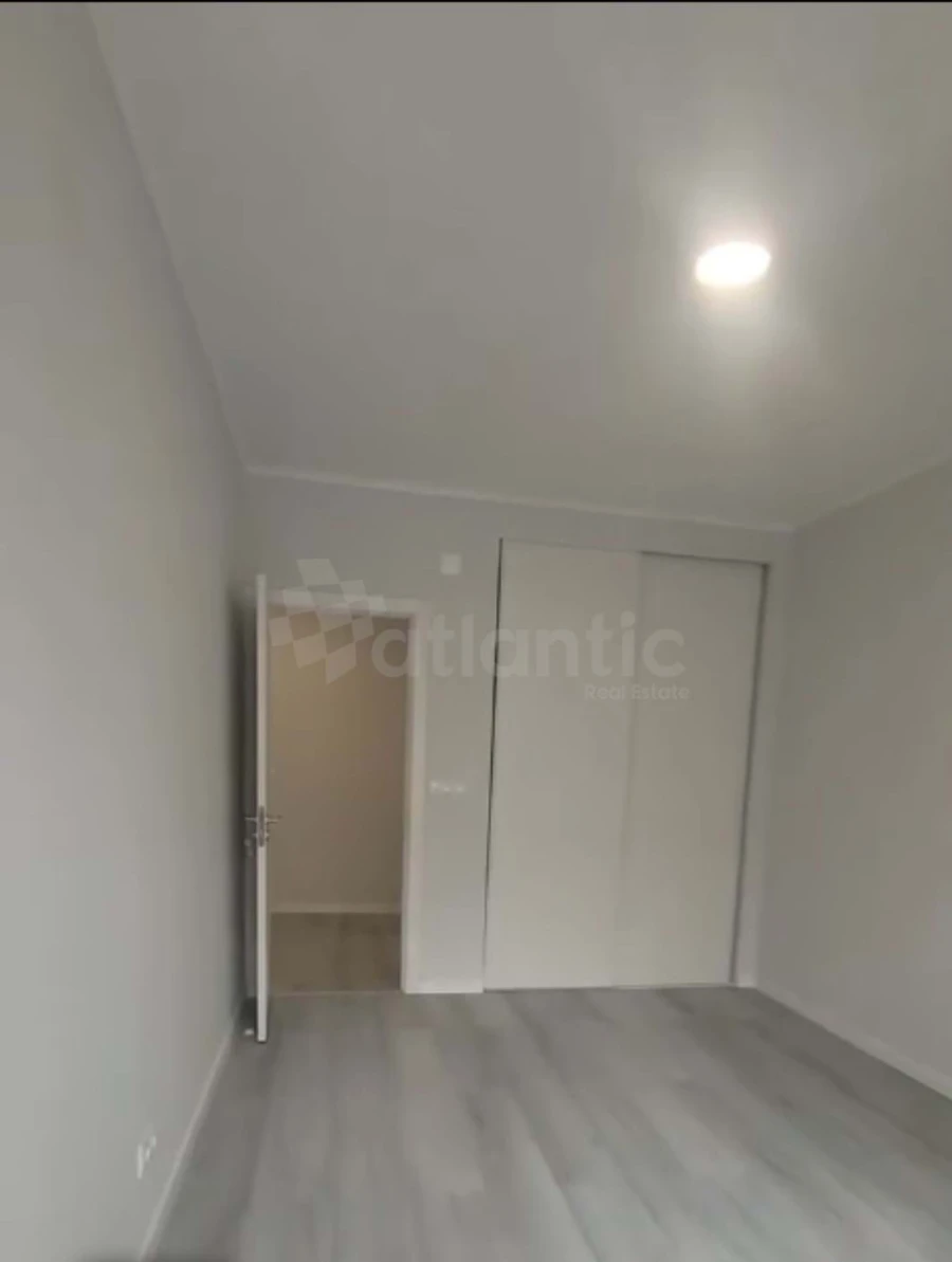 Apartamento T2 para Venda em Porto Salvo Foto 8