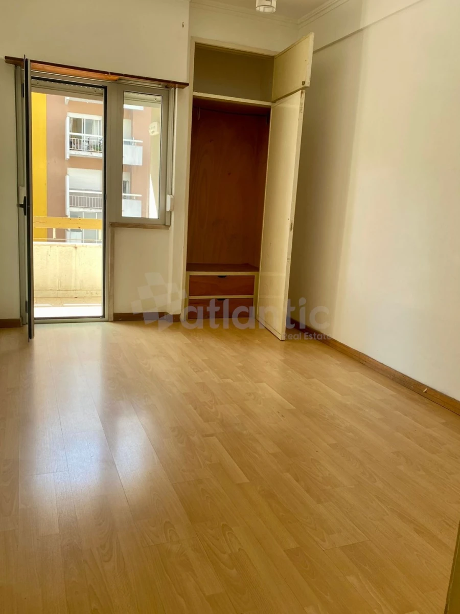 Apartamento T2 para Venda em Porto Salvo Foto 18