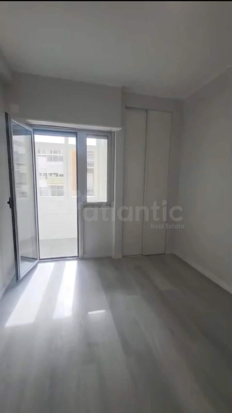 Apartamento T2 para Venda em Porto Salvo Foto 9