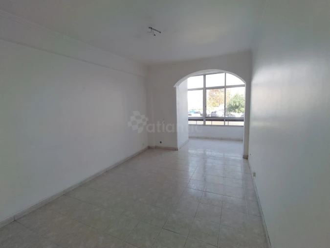 Apartamento T2 para Venda em Porto Salvo Foto 7