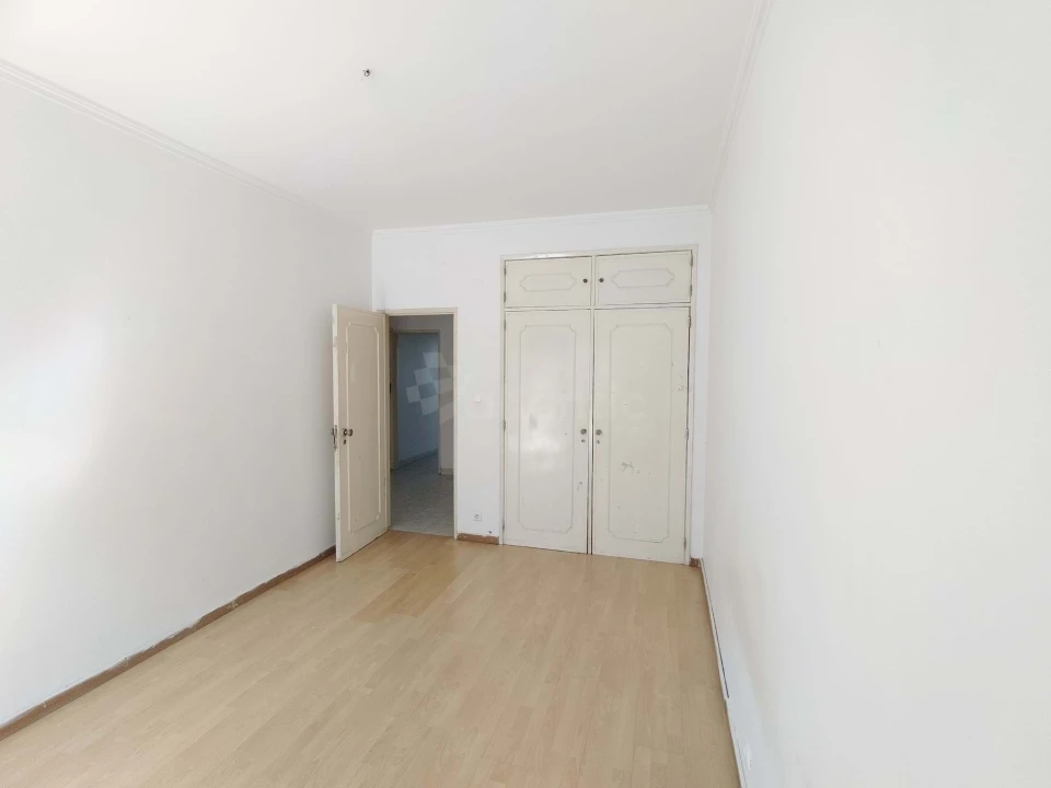 Apartamento T2 para Venda em Porto Salvo Foto 13