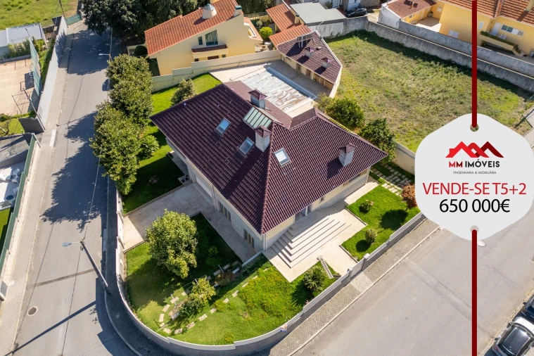 Moradia T5 para Venda em Grijo Foto 1