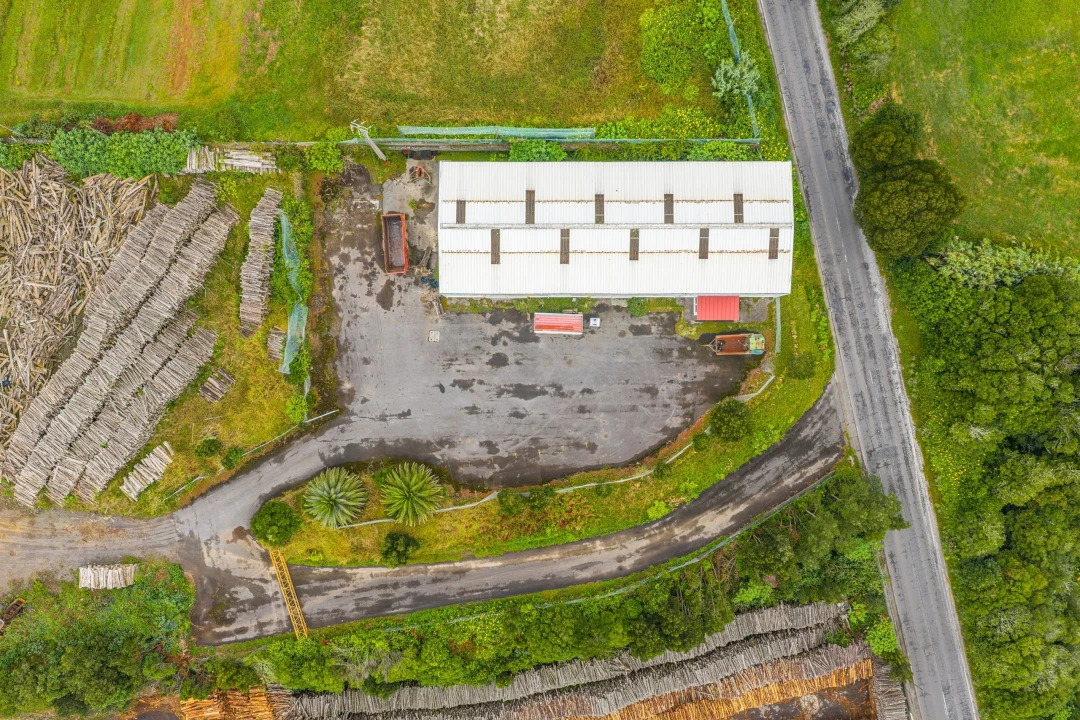 Armazém para Venda em Pico da Pedra Foto 1