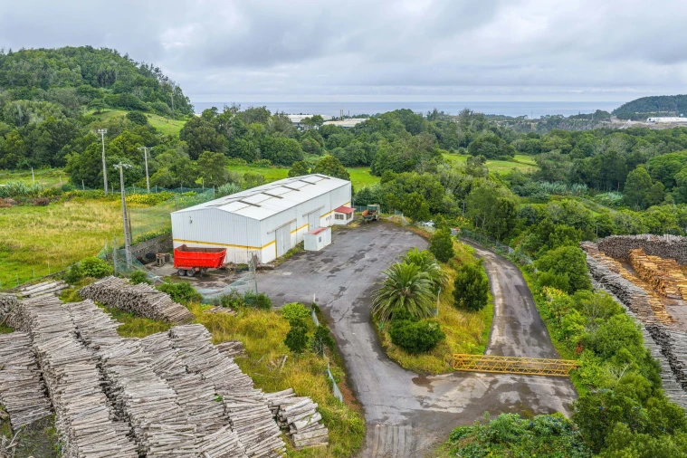 Armazém para Venda em Pico da Pedra Foto 3