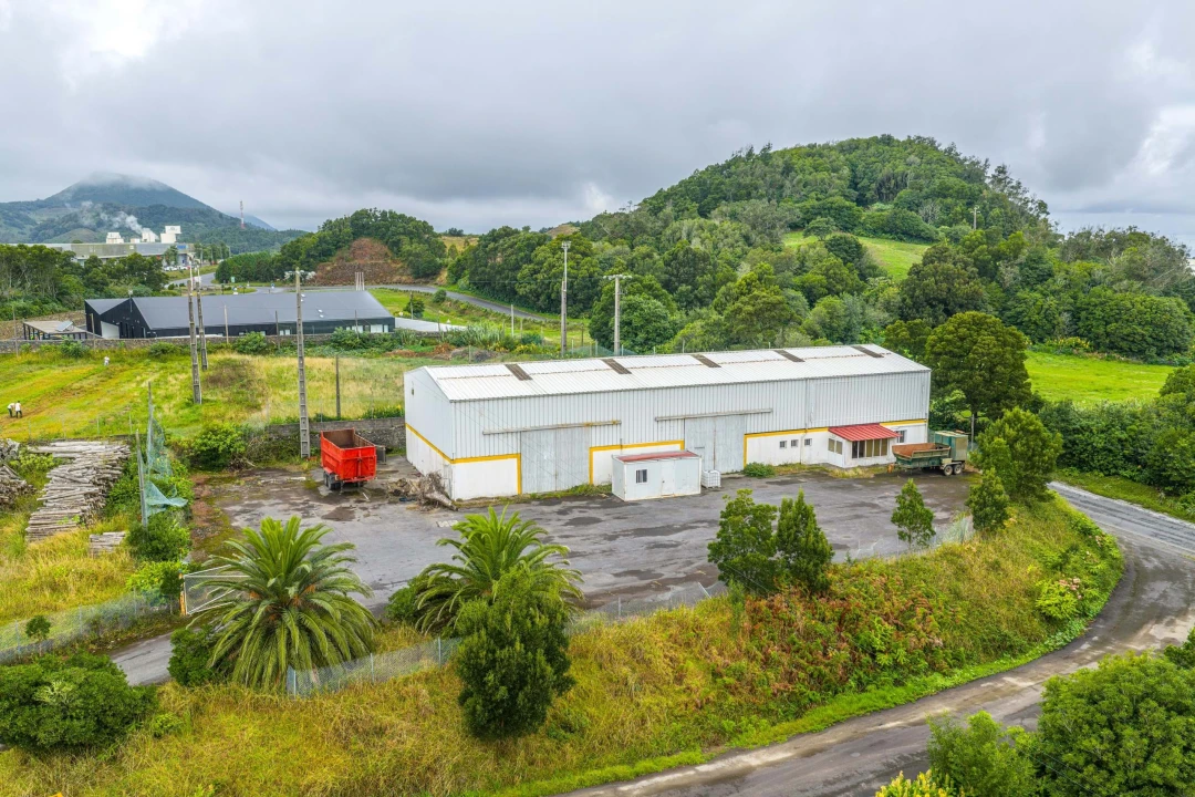 Armazém para Venda em Pico da Pedra Foto 7