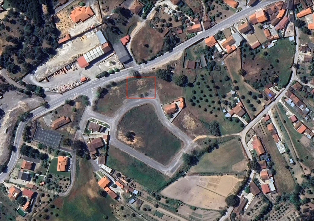 Terreno para Venda em Alcanede Foto 2