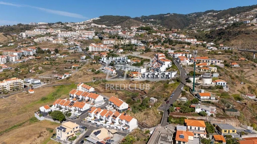 Terreno para Venda em Caniço Foto 11