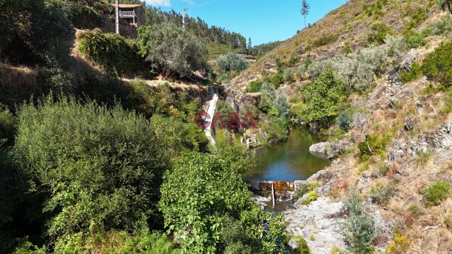 Moradia T2 para Venda em Alvares Foto 19