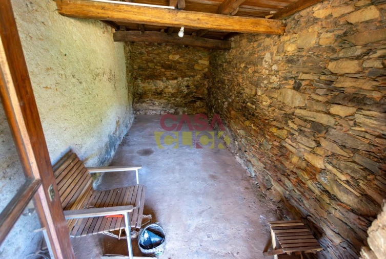 Moradia T2 para Venda em Alvares Foto 17