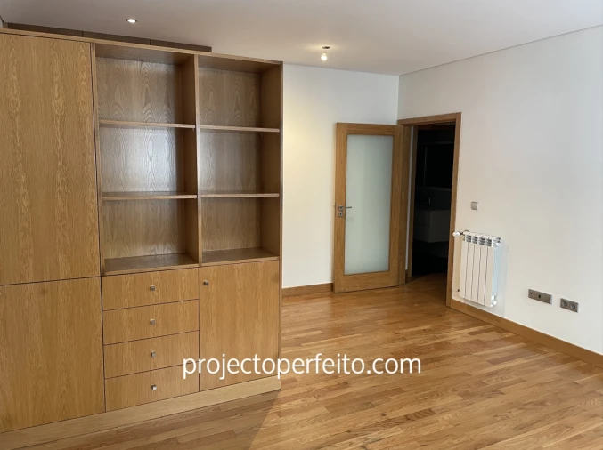 Apartamento T2 para Arrendamento em Espinho Foto 2