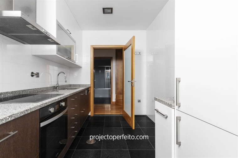 Apartamento T2 para Arrendamento em Espinho Foto 6