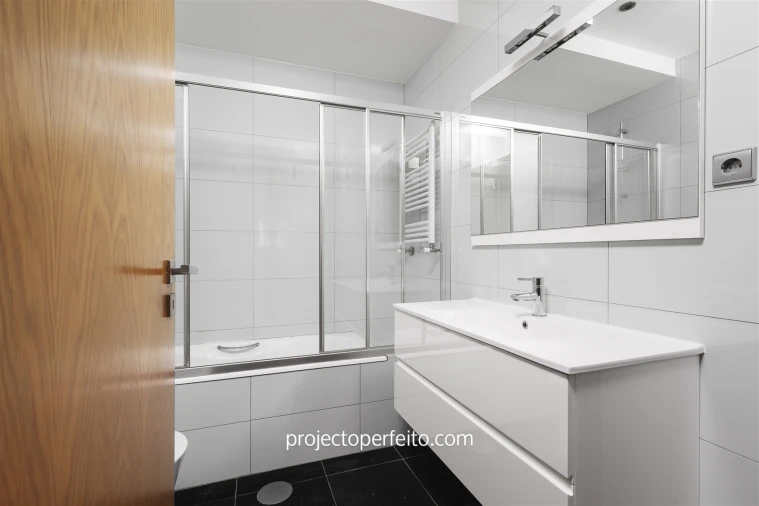 Apartamento T2 para Arrendamento em Espinho Foto 9