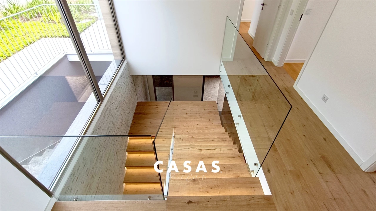 Moradia T4 para Venda em Estreito da Calheta Foto 40