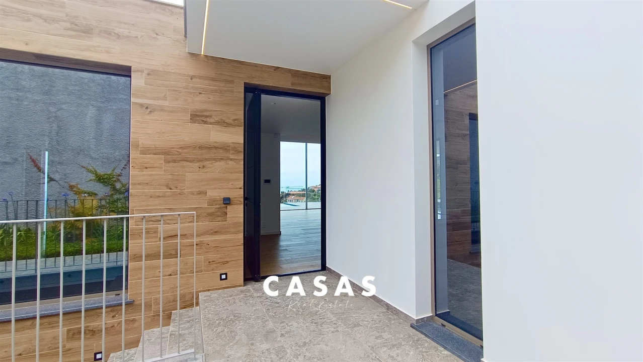 Moradia T4 para Venda em Estreito da Calheta Foto 32