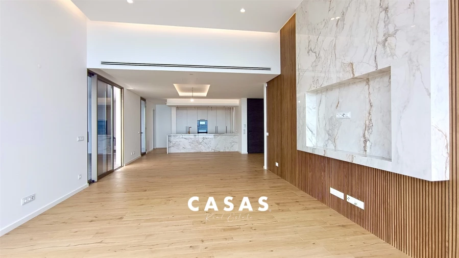 Moradia T4 para Venda em Estreito da Calheta Foto 11