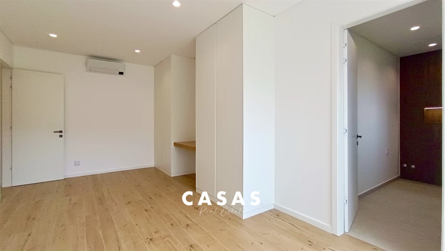 Moradia T4 para Venda em Estreito da Calheta Foto 58