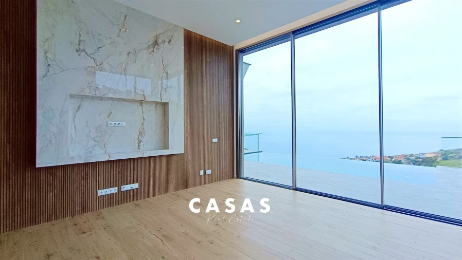 Moradia T4 para Venda em Estreito da Calheta Foto 12