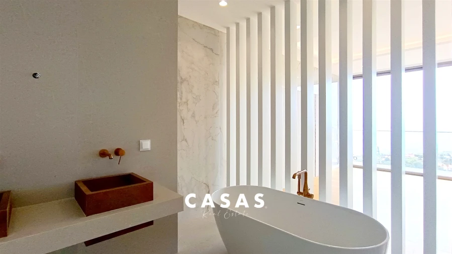 Moradia T4 para Venda em Estreito da Calheta Foto 46