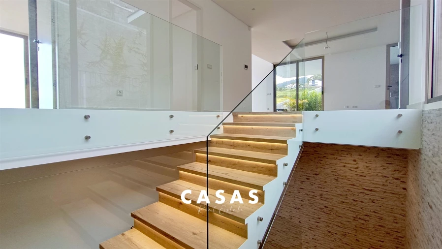 Moradia T4 para Venda em Estreito da Calheta Foto 39