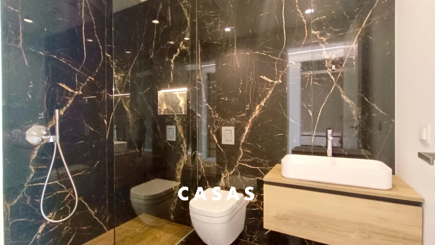 Moradia T4 para Venda em Estreito da Calheta Foto 64