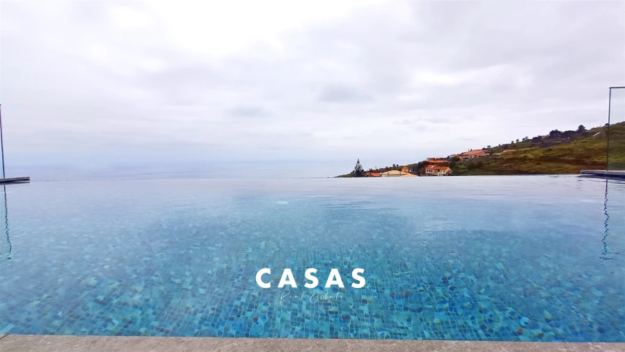 Moradia T4 para Venda em Estreito da Calheta Foto 17