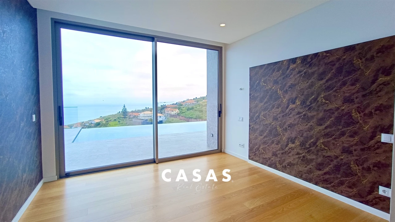 Moradia T4 para Venda em Estreito da Calheta Foto 55