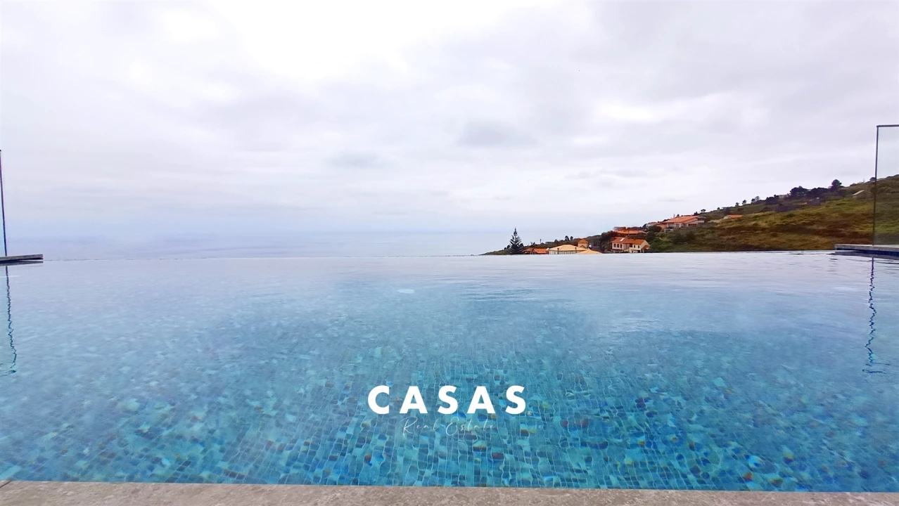 Moradia T4 para Venda em Estreito da Calheta Foto 17