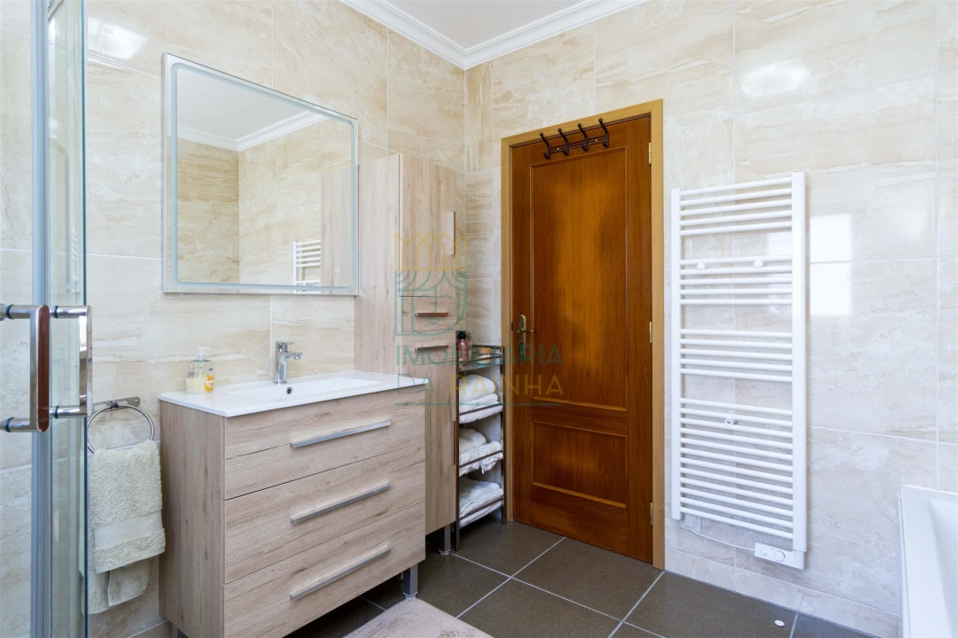 Moradia T4 para Venda em Tornada e Salir do Porto Foto 19