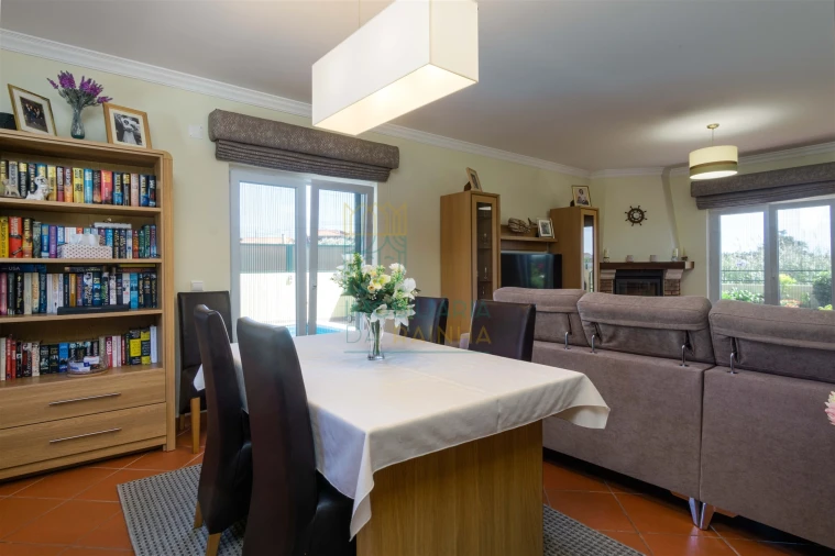 Moradia T4 para Venda em Tornada e Salir do Porto Foto 7