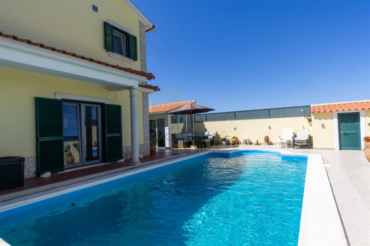 Moradia T4 para Venda em Tornada e Salir do Porto Foto 24