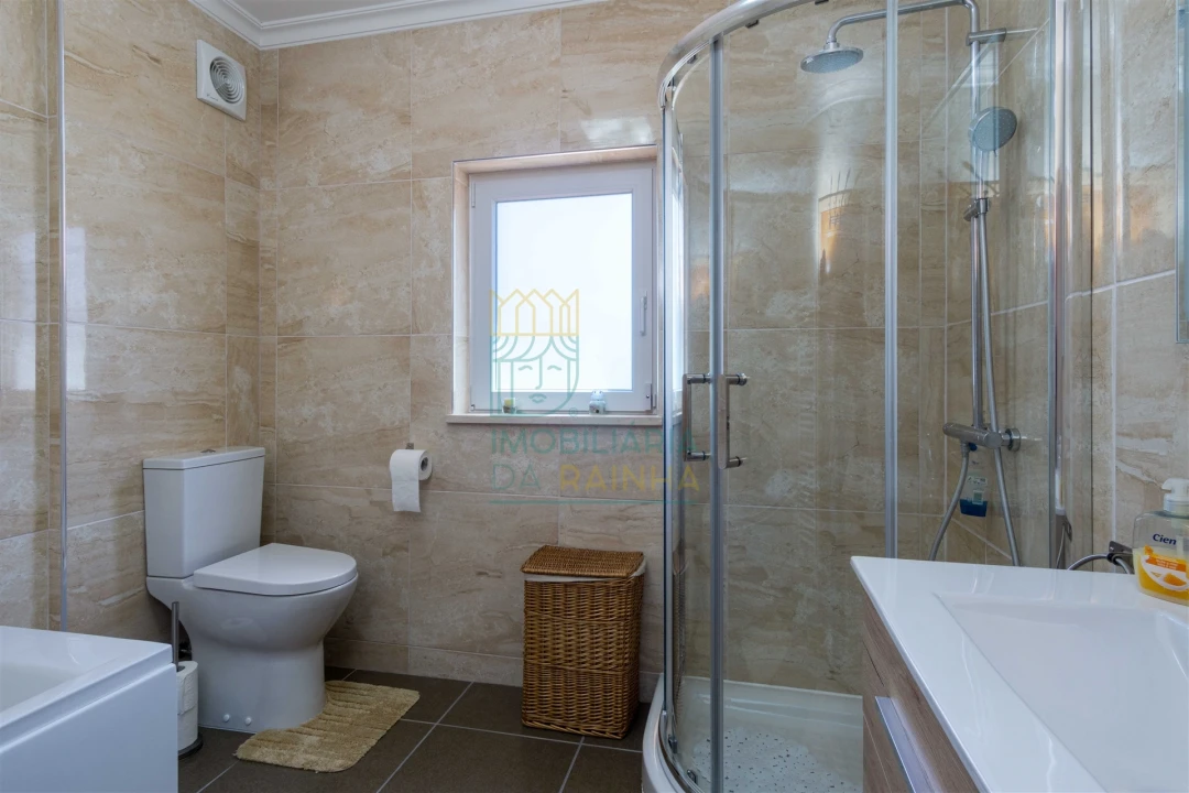 Moradia T4 para Venda em Tornada e Salir do Porto Foto 18