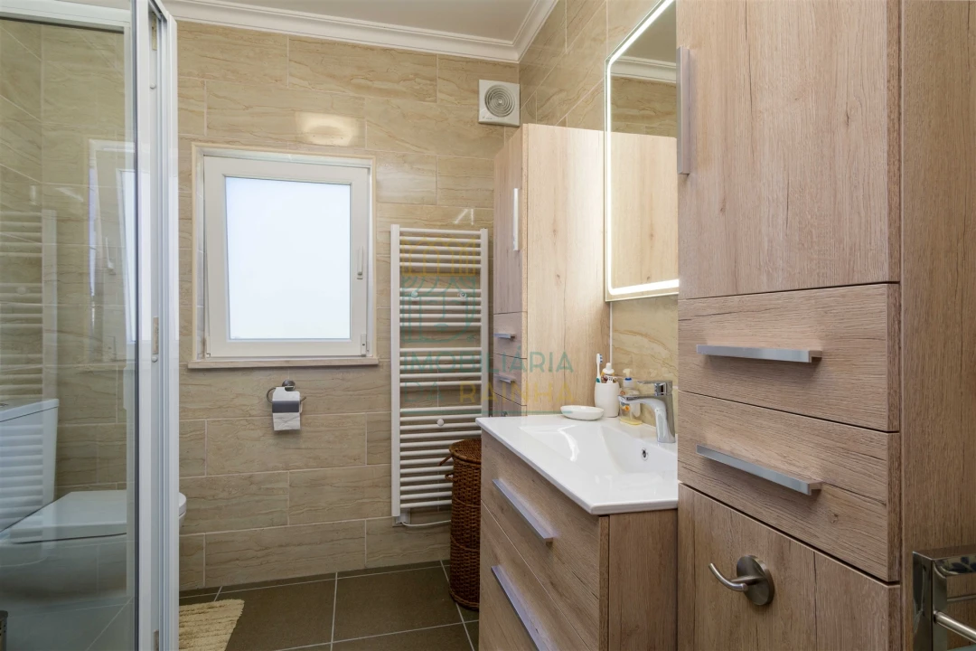 Moradia T4 para Venda em Tornada e Salir do Porto Foto 15