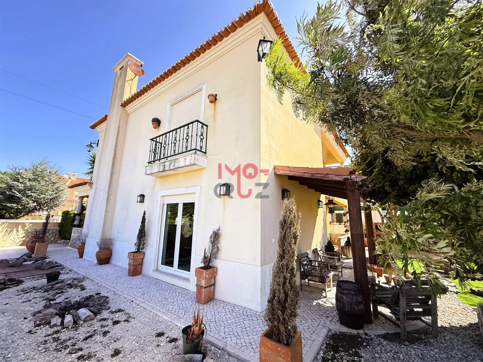 Moradia T5 para Venda em Roliça Foto 1