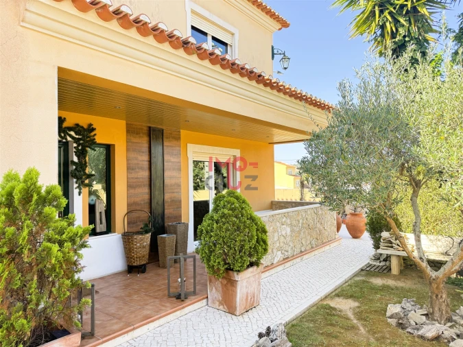 Moradia T5 para Venda em Roliça Foto 3